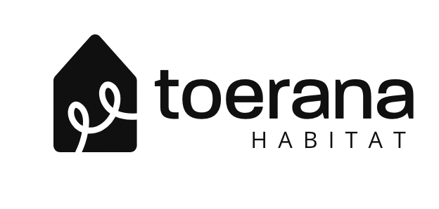 Logo de Toerana Habitat présentant une maison stylisée avec des lignes enroulées et le texte 'toerana' en gras, suivi de 'HABITAT' en lettres plus petites.